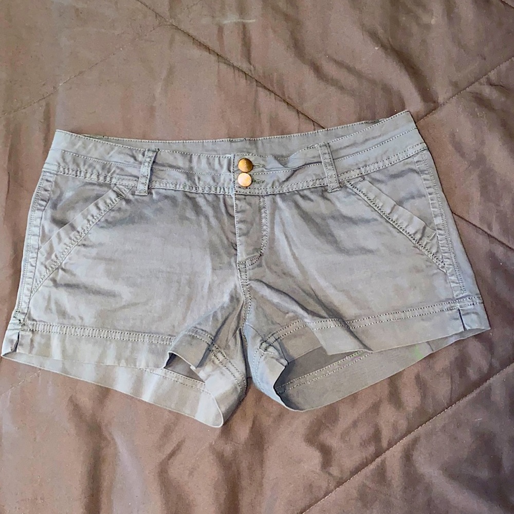 BKE Olive Green Shorts-NWOT 💚